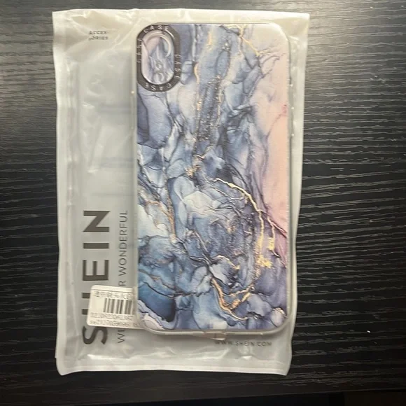 Blue marble iPhone XR case - Picture 5 of 5